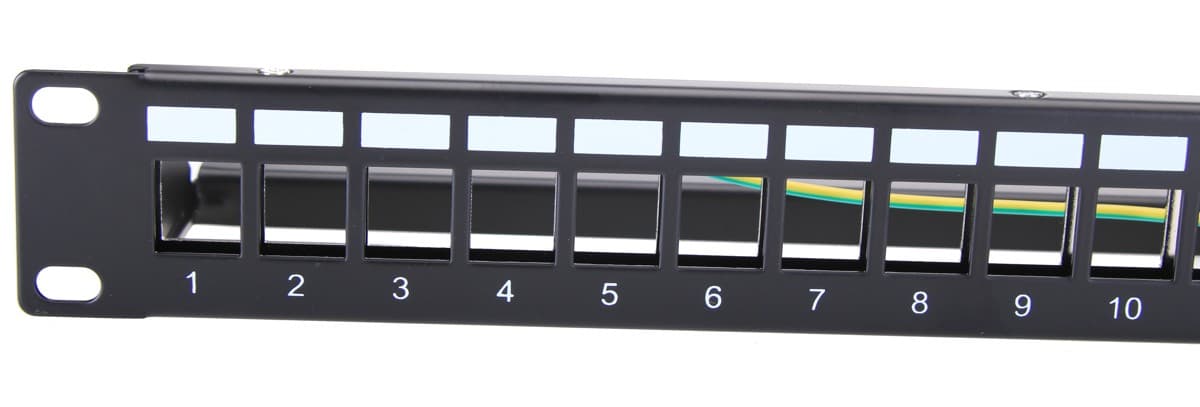Masterlan patch panel 19", 24xRJ45, 1U, prázdný, zemněný