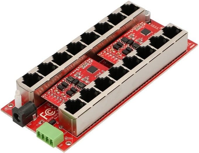MaxLink Gigabitový 8-portový PoE panel, 802.3af/at