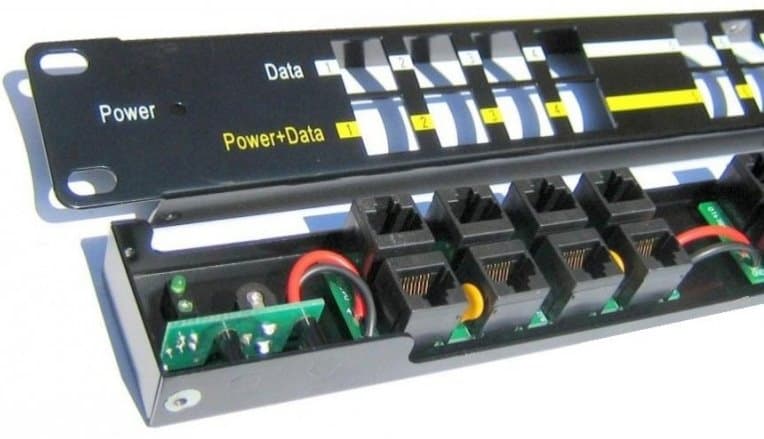 MaxLink POE panel 12 portů, 1U pro rack 19"