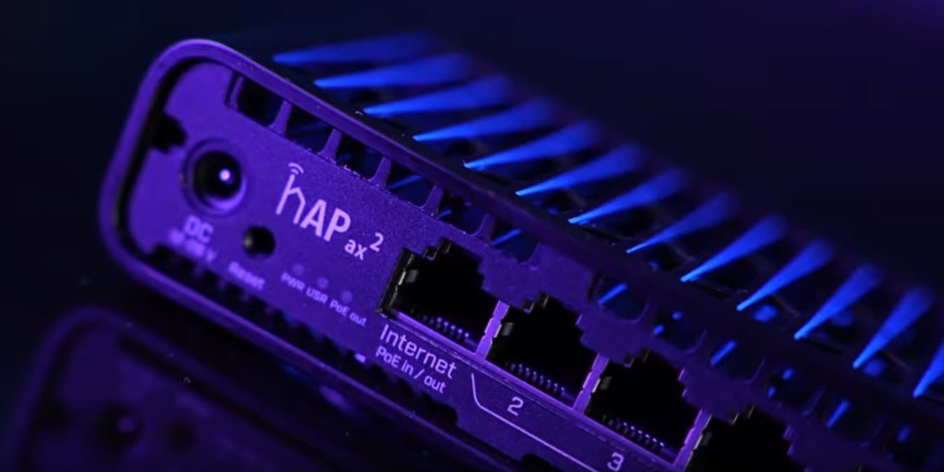 MikroTik RouterBOARD C52iG-5HaxD2HaxD-TC, hAP ax2