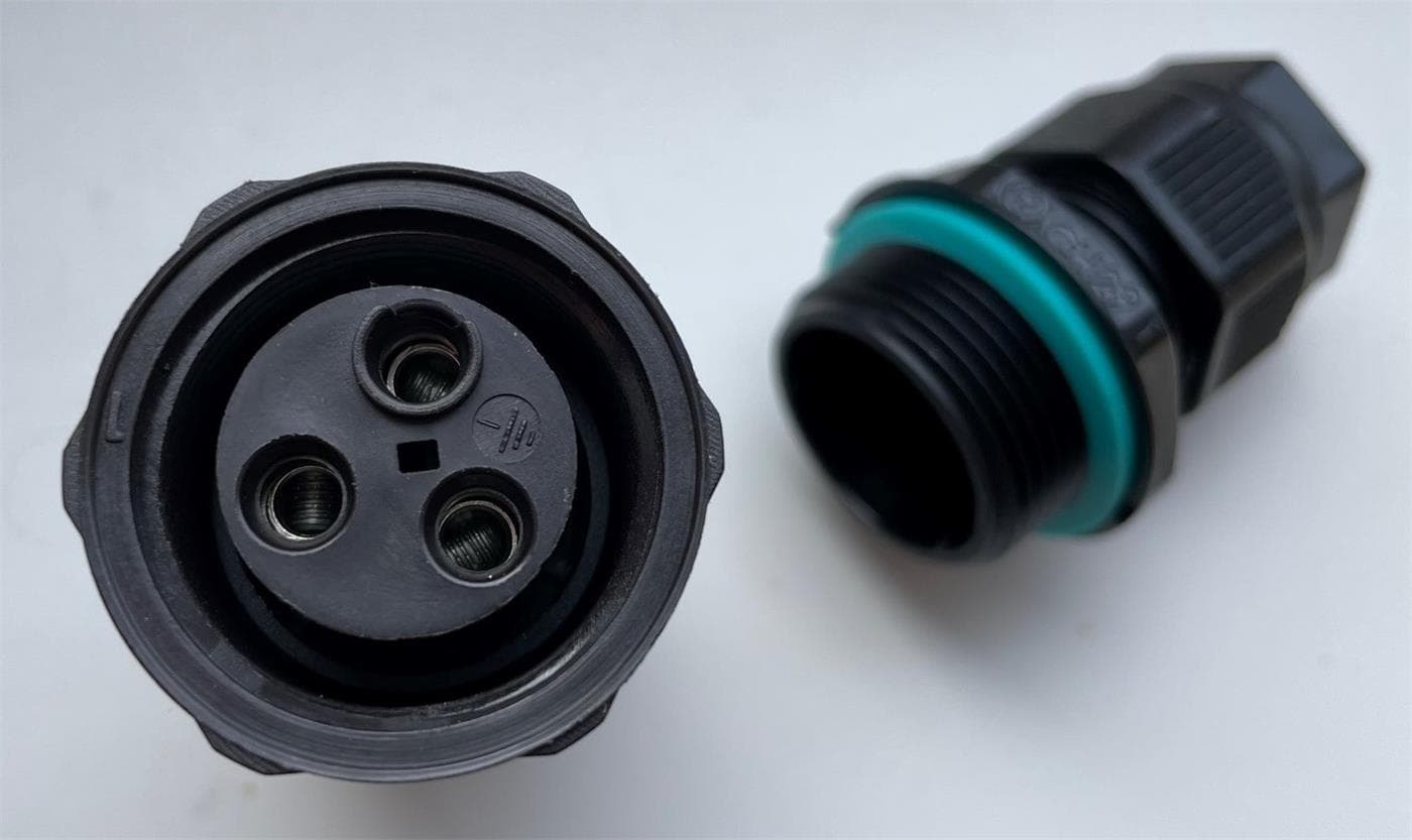 Vodotěsná rozpojitelná kabelová spojka EK390.A1A, 0.5-4mm